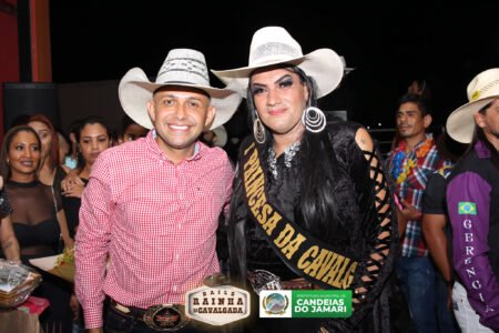 Travesti derrota seis mulheres e é eleita princesa da cavalgada em Rondônia