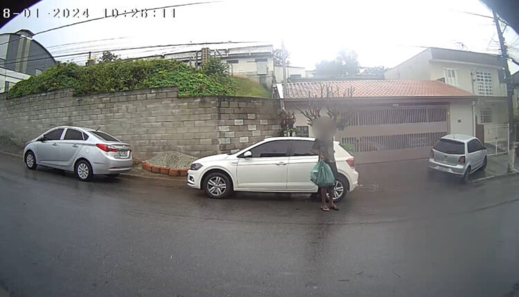 57FBC389-26B5-48D2-A33E-6B4AE39FD9CA