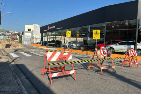 Rua João Ferrara no Jardim Cica está interditada para obras emergenciais
